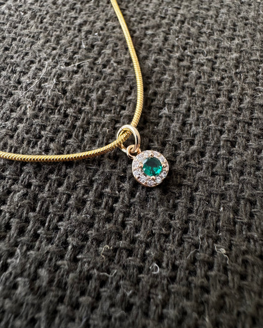 Charm Ponto Verde Dourado
