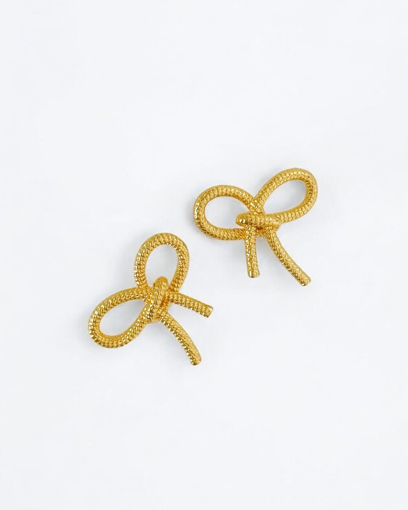 Brinco Laço Dourado