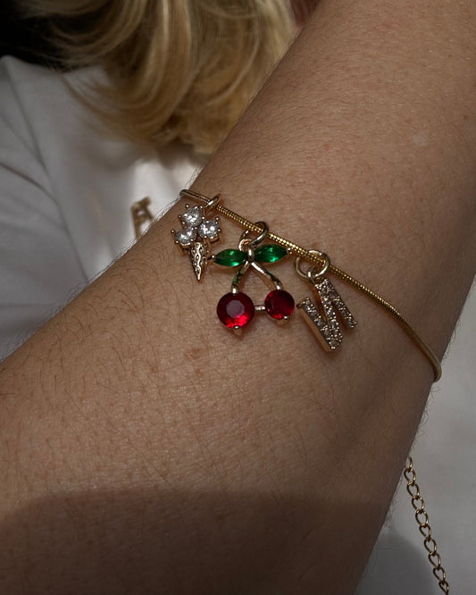 Charm Letter Dourado