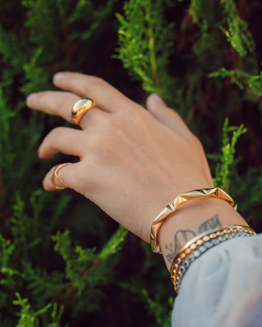 Bracelete Martelado Dourado