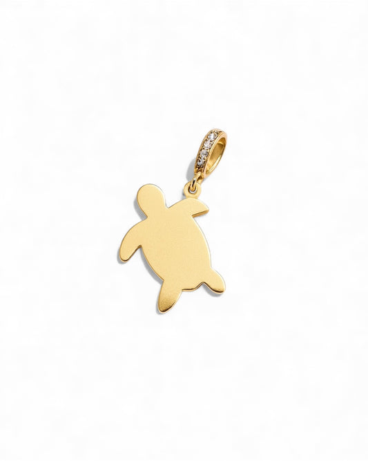 Charm Tartaruga Cravejado Dourado
