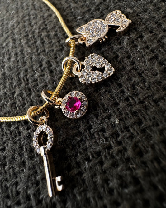 Charm Cadeado Dourado