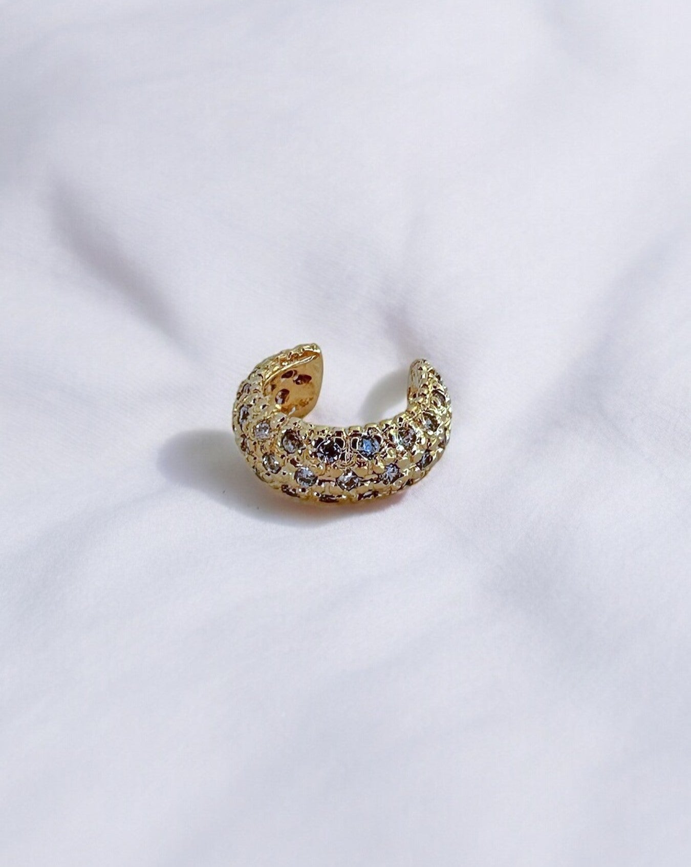 Piercing Cravejado Dourado